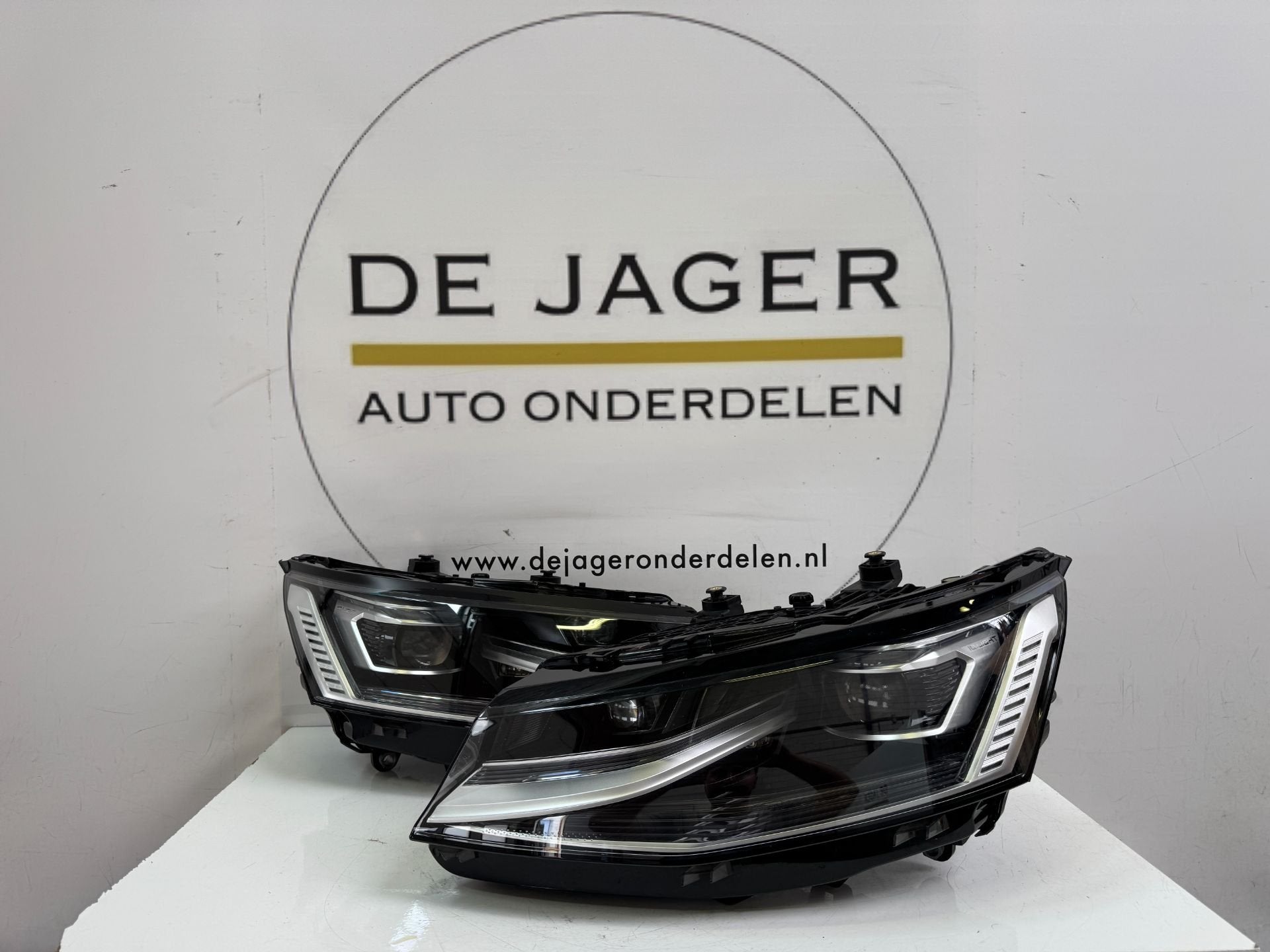 VW TRANSPORTER T7 VOLANT LED IQ LIGHT LIEN DE LAMPE 7T194108, Volkswagen, Volkswagen AG, Vw@volkswagen.de, Utilisé