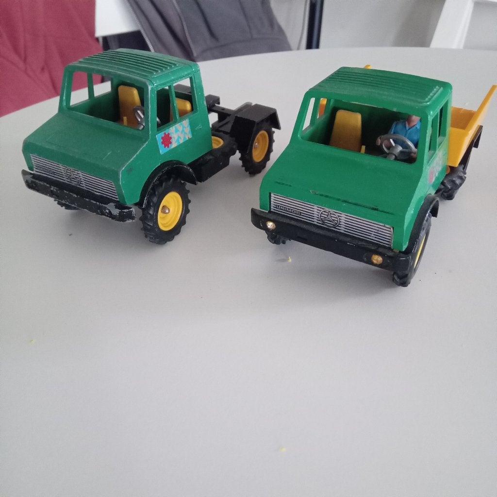 BRITAINS 2 MERCEDES UNIMOG 1/32, Hobby en Vrije tijd, Modelauto's | 1:32, Verzenden, Britains