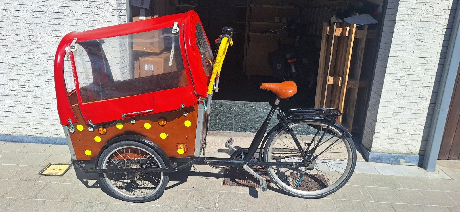 Bakfiets moet opknapbeurt krijgen, Fietsen en Brommers, Ophalen, Huif