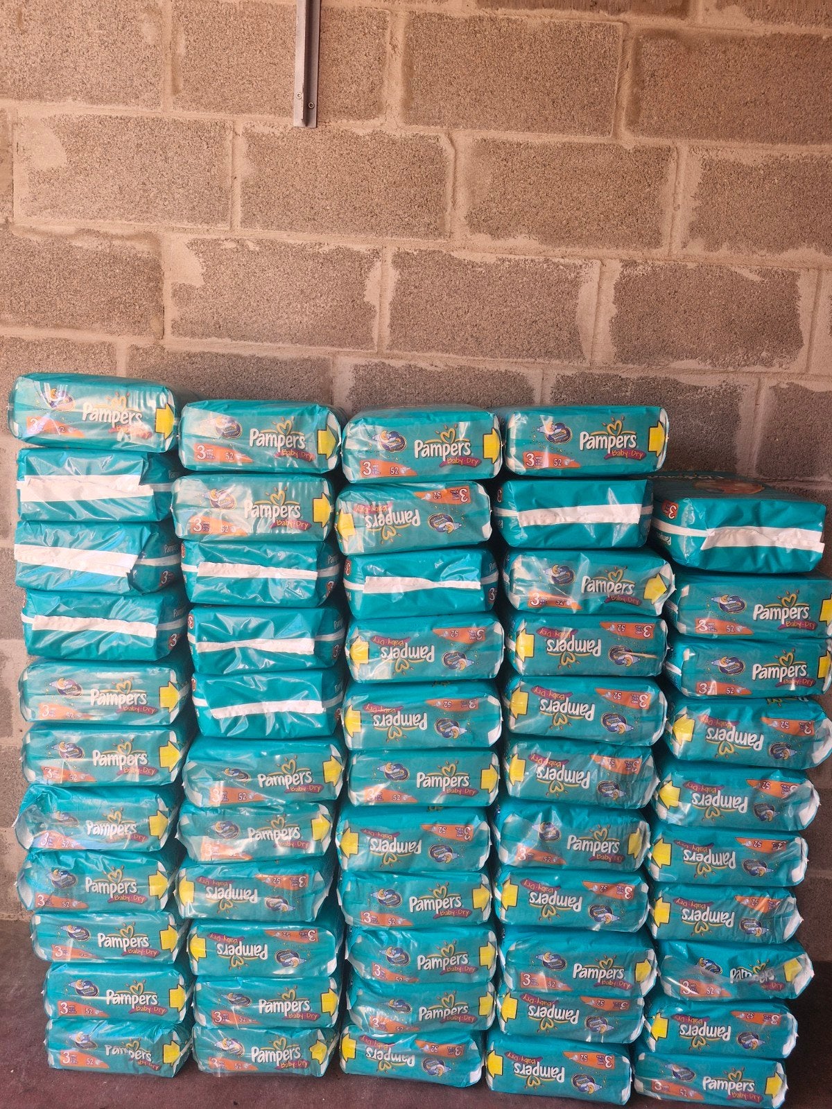 pampers maat 2 en maat 3, Handtassen en Accessoires, Ophalen of Verzenden