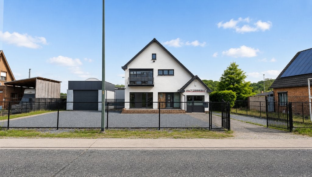 TE HUUR – Commercieel pand met woning, magazijn, Huur, Overige bestemmingen