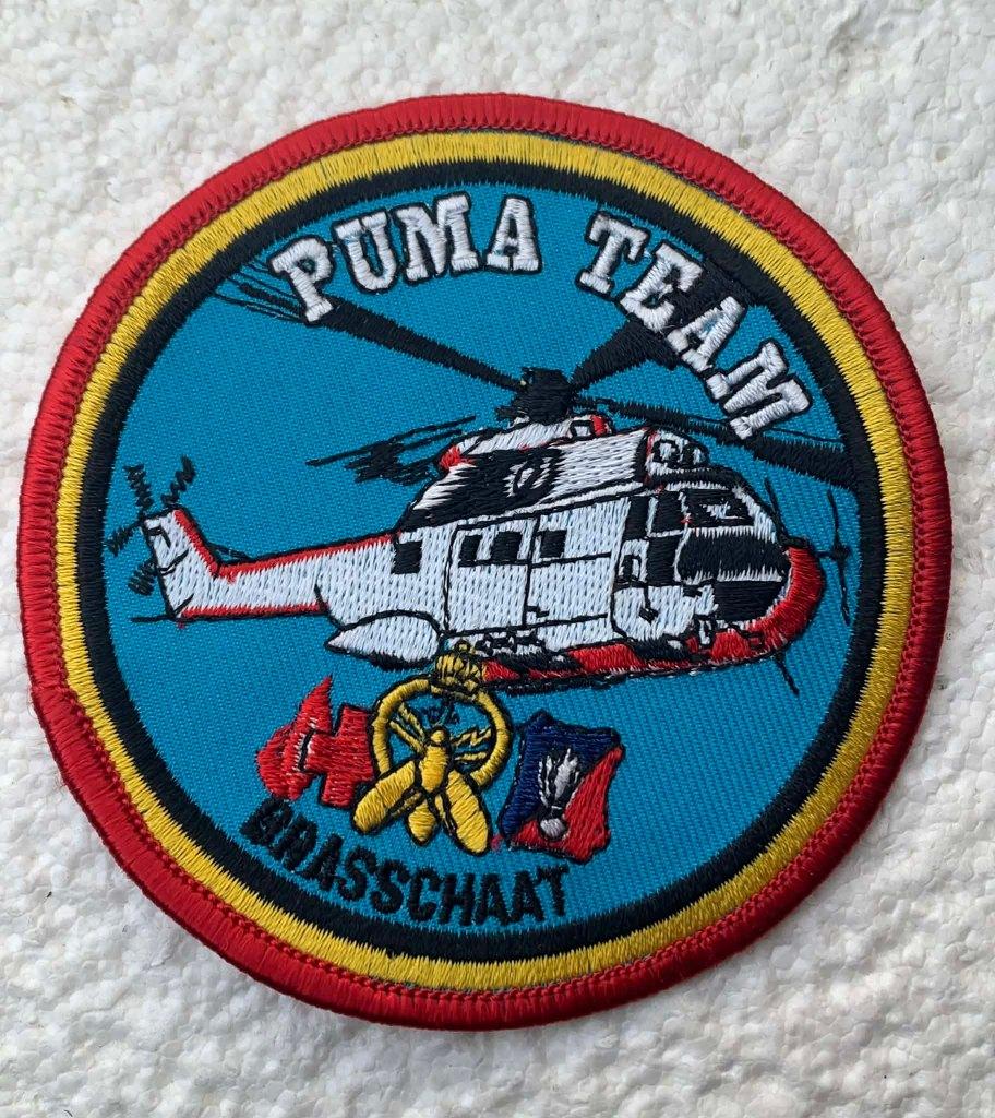 Rijkswacht Licht vliegwezen, PUMA TEAM Brasschaat (D blauw)., Verzamelen, Ophalen of Verzenden, Rijkswacht, Embleem of Badge