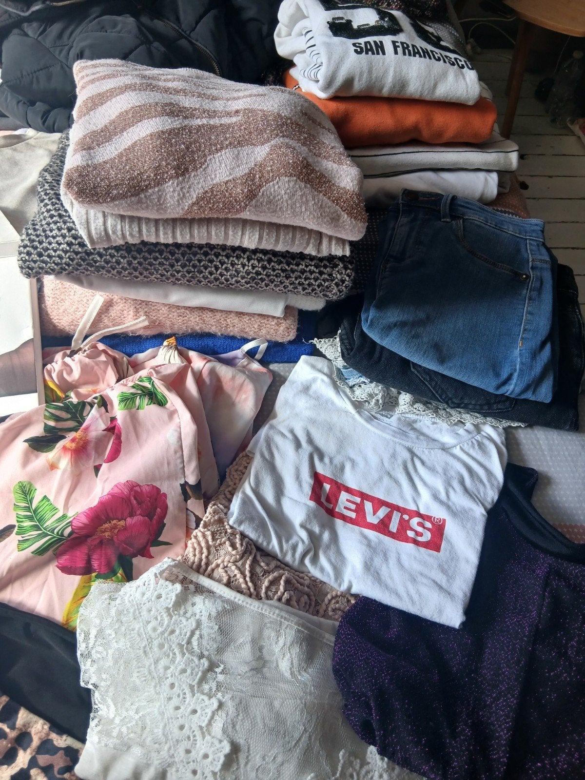 lot de  44 vêtements femme plusieur taille s , xs, m,, Enlèvement