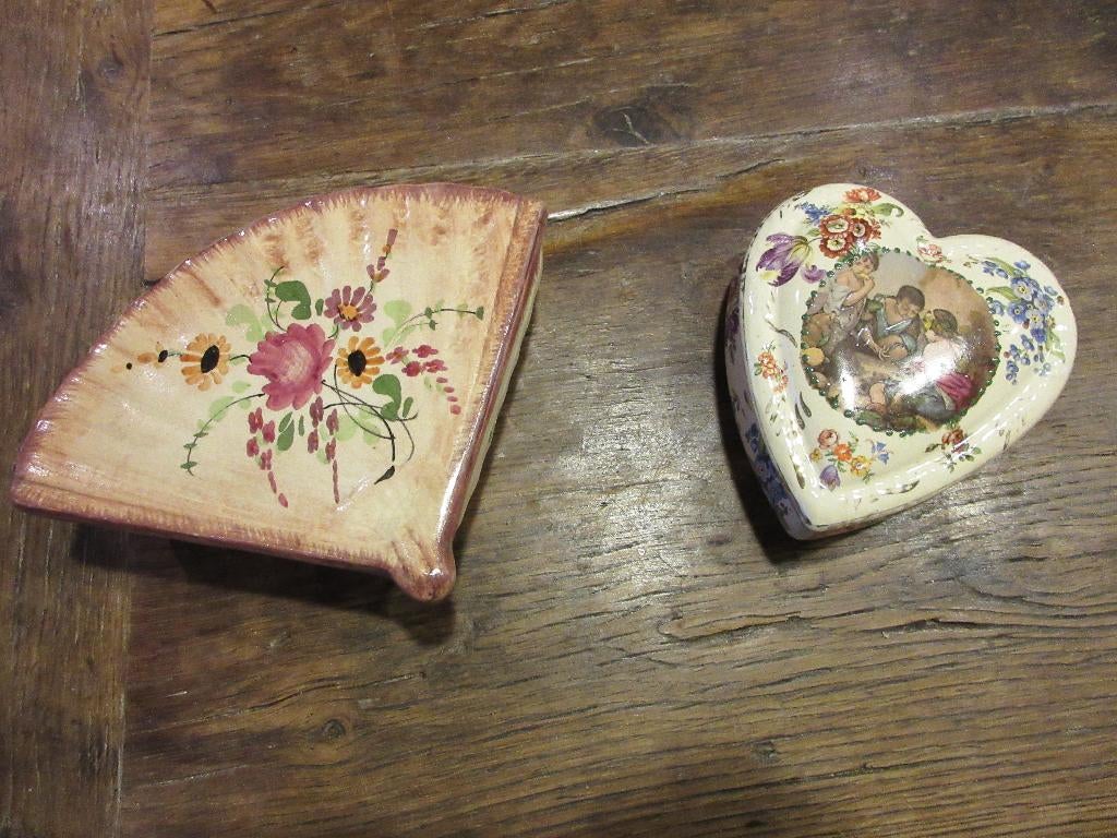 Ancienne boîte à bijoux vintage porcelaine 52.F.J. et 110, Antiquités & Art, Curiosités & Brocante, Enlèvement