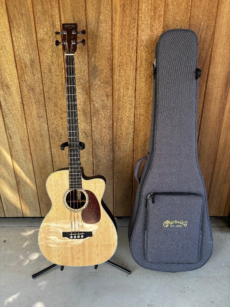 Martin Guitar BC-16E Akoestische Basgitaar met Pickup, Musique & Instruments, Enlèvement, Comme neuf