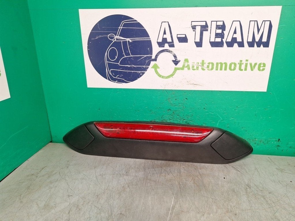 FEU STOP CENTRAL ARRIERE Ford Transit (|2769303|), Autos : Pièces & Accessoires, Henry-Ford-Straße  1
50735  Köln, DE, Ford-Werke GmbH