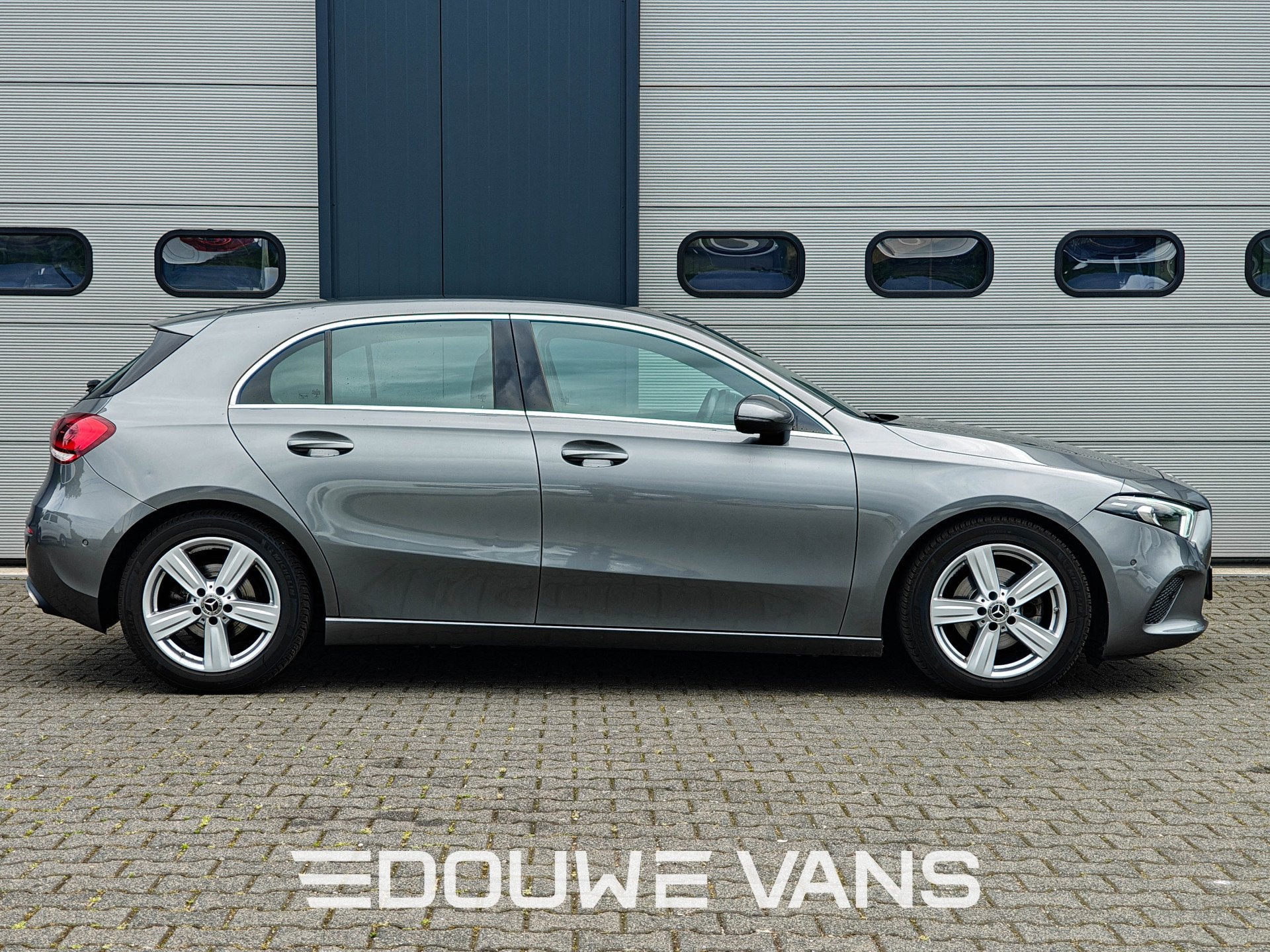 Mercedes-Benz A-Klasse 180 Automaat AmbienteVerli. Led MBUX, Auto's, Mercedes-Benz, Dealer onderhouden, Gebruikt, 4 cilinders