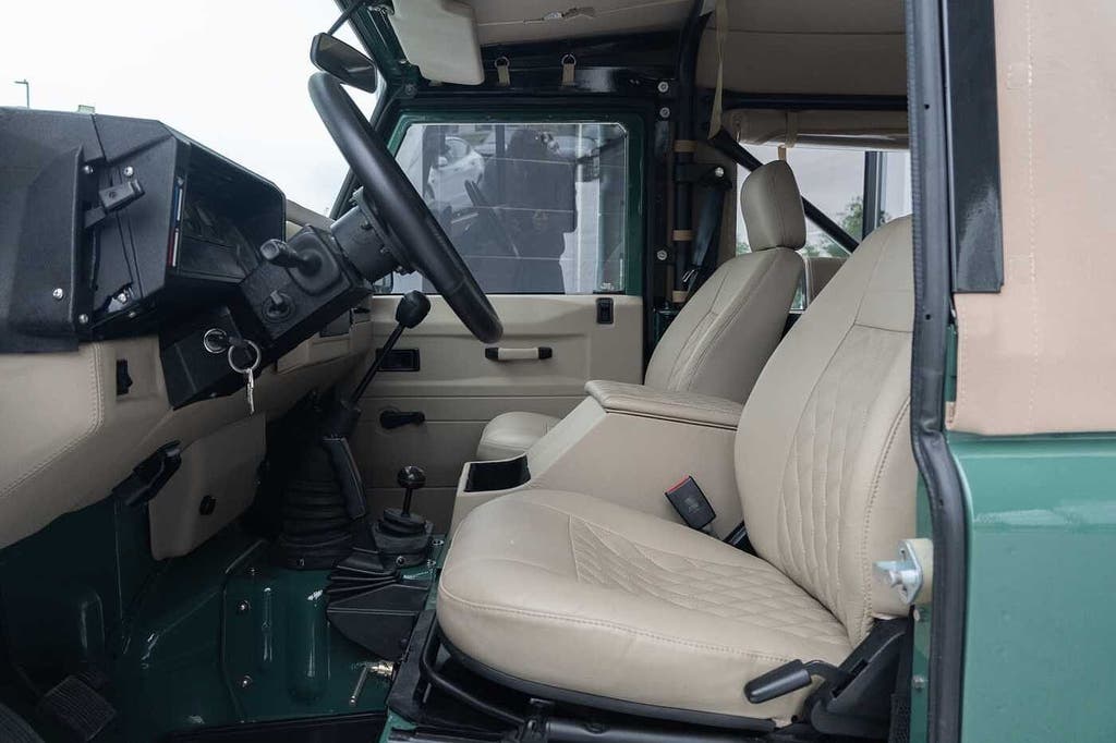 Land Rover Defender 90 200Tdi Cabrio - FULL nuts & bolt rest, foto 11