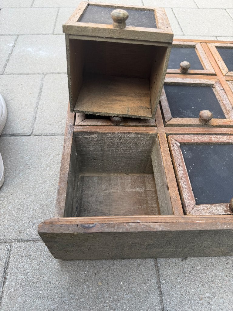 houten wandkast, ladekast 12 laden met krijtbordjes +4 haken, Ophalen, Gebruikt, Minder dan 25 cm, Minder dan 100 cm