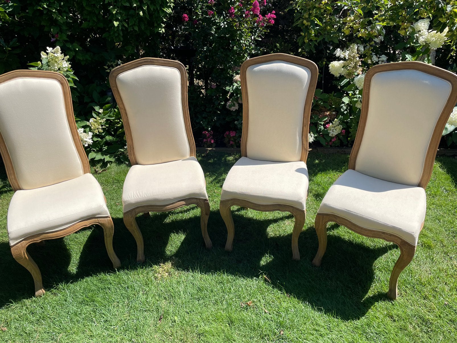 4 eetkamer stoelen met creme / witte bekleding, Ophalen, Hout, Wit, Zo goed als nieuw