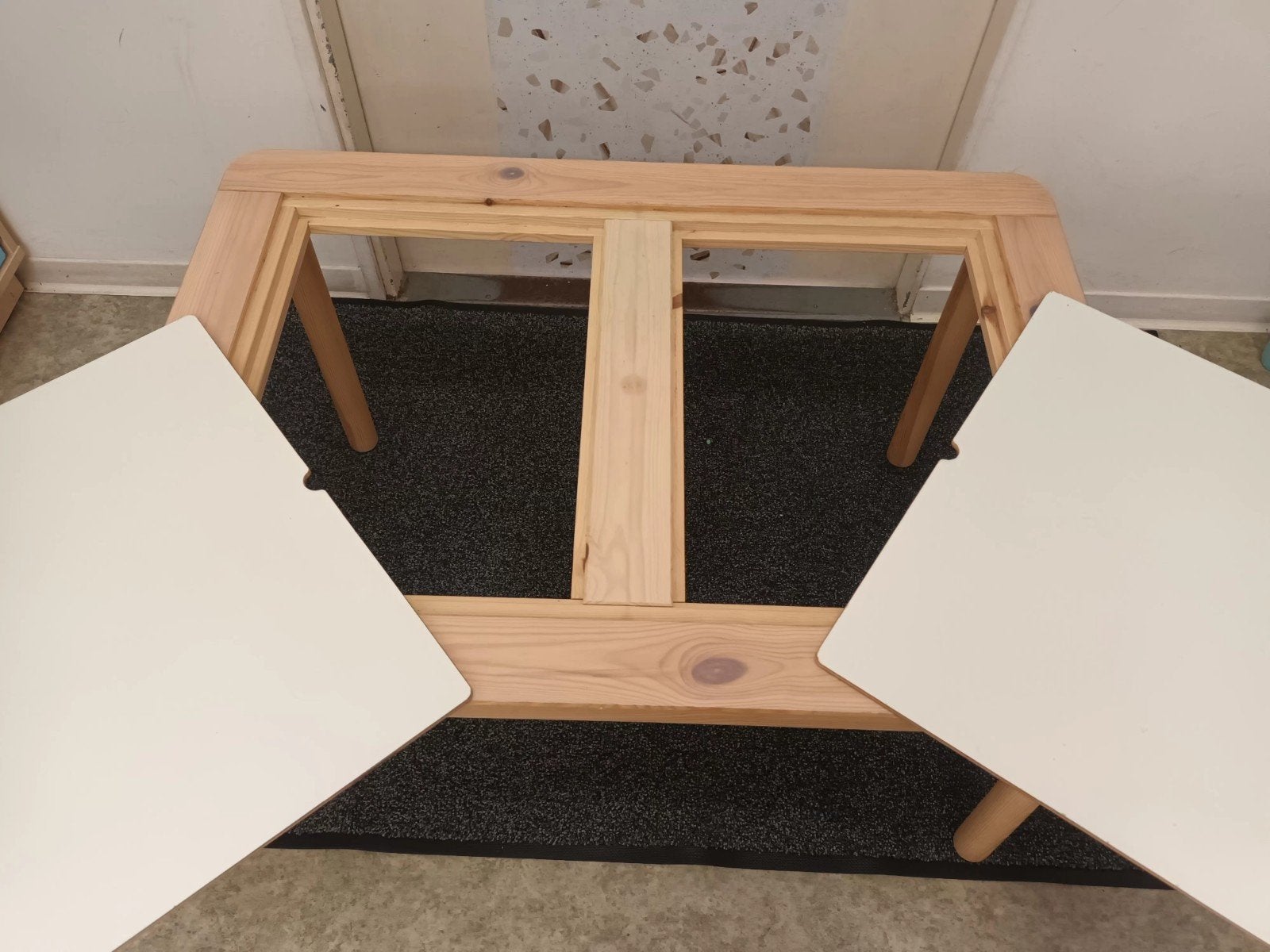 Flisat tafel ikea met 2 bakken en deksels, Ophalen, Gebruikt