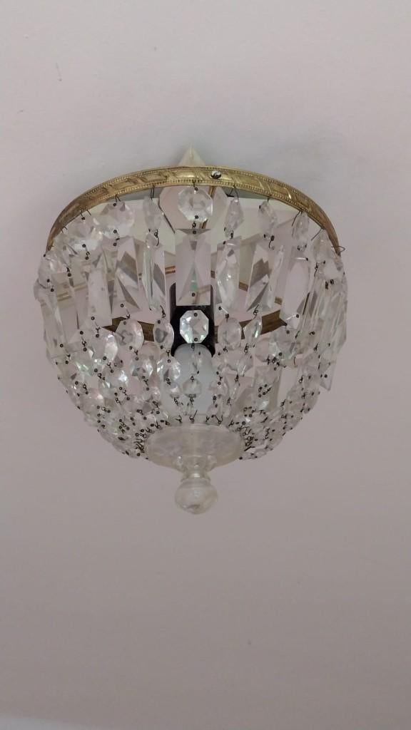 Lustre de plafond en cristal, Enlèvement