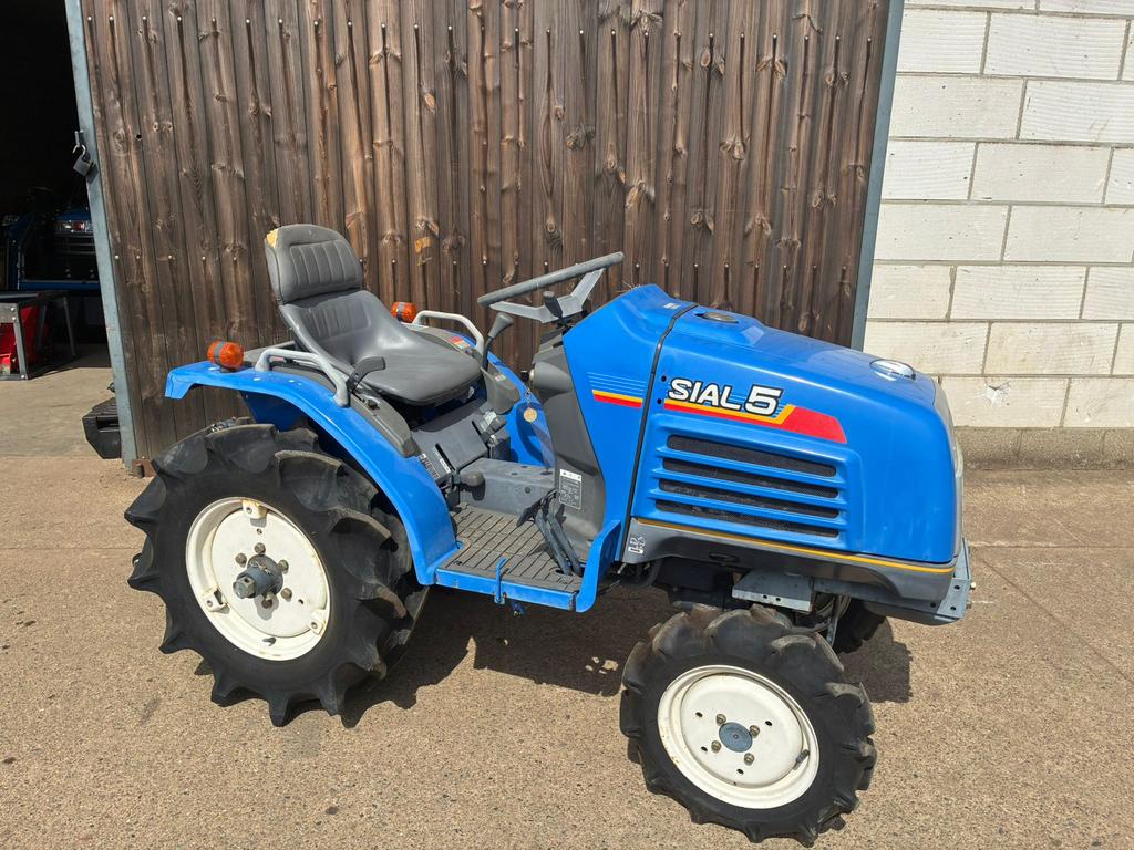 Minitractor Iseki Sial 5 - 3cilinder - 4x4 - NIEUWSTAAT!, Zakelijke goederen, Landbouw | Tractoren, Ophalen of Verzenden
