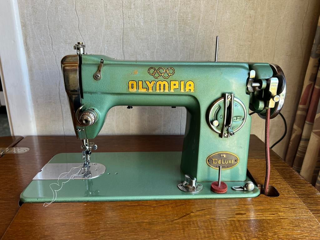 Kast met naaimachine Olympia Deluxe Family, Antiek en Kunst, Ophalen