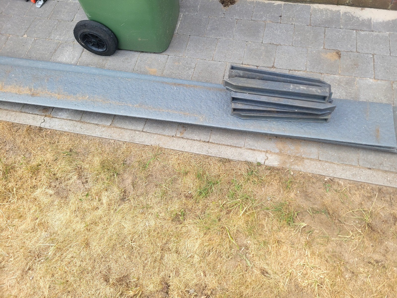 Te koop boordplaten pvc plus  bevestigings paaltjes, Ophalen