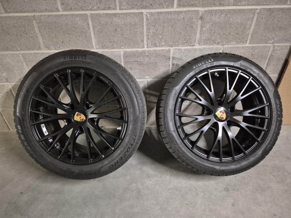 2 set Porsche velgen met banden 18 Ince, Auto-onderdelen, Banden en Velgen, Ophalen, 18 inch, Gebruikt, Banden en Velgen