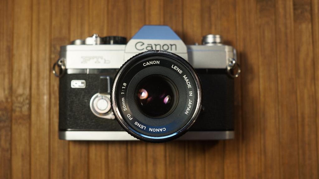 Canon FTb, avec nez argenté de 50 mm et livret, 1971,, Enlèvement, Comme neuf, Reflex miroir, Canon