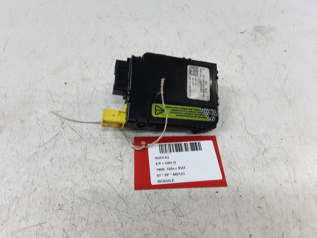 UNITE ELECTRONIQUE Audi A3 Sportback (8PA) (1KO953549AH), Auto-Union-Straße  1,
85057  Ingolstadt, DE, Info@audi.de, Audi, Utilisé