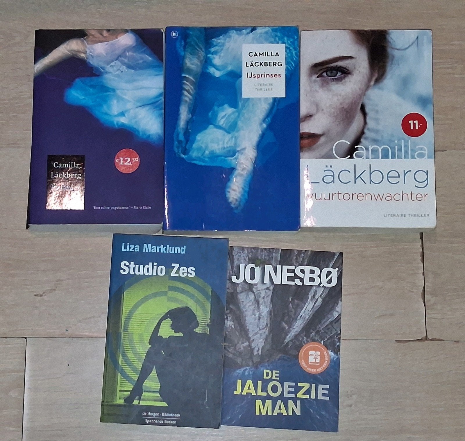 5 Scandinavische thrillers (nl. vert) Läckberg Marklund nesb, Livres, Thrillers, Utilisé, Enlèvement ou Envoi