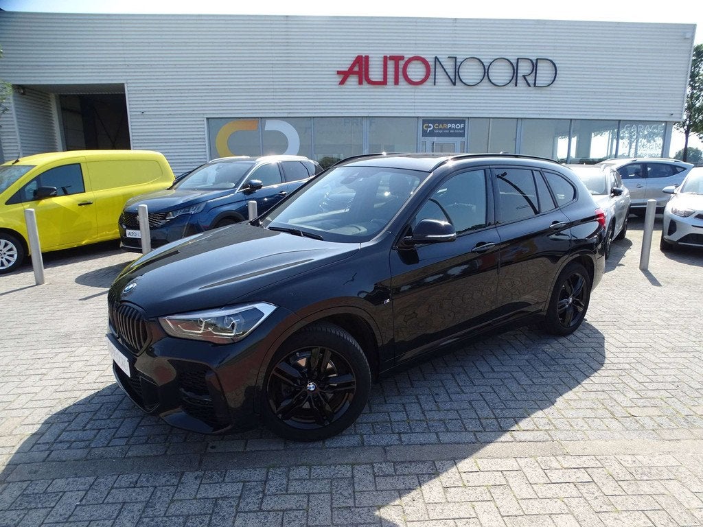 BMW X1 X1 1.5iA sDrive18 M-PACK * PANODAK (bj 2020), Auto's, BMW, Bedrijf, Te koop, X1, ABS, Airbags, Airconditioning, Automatische klimaatregeling