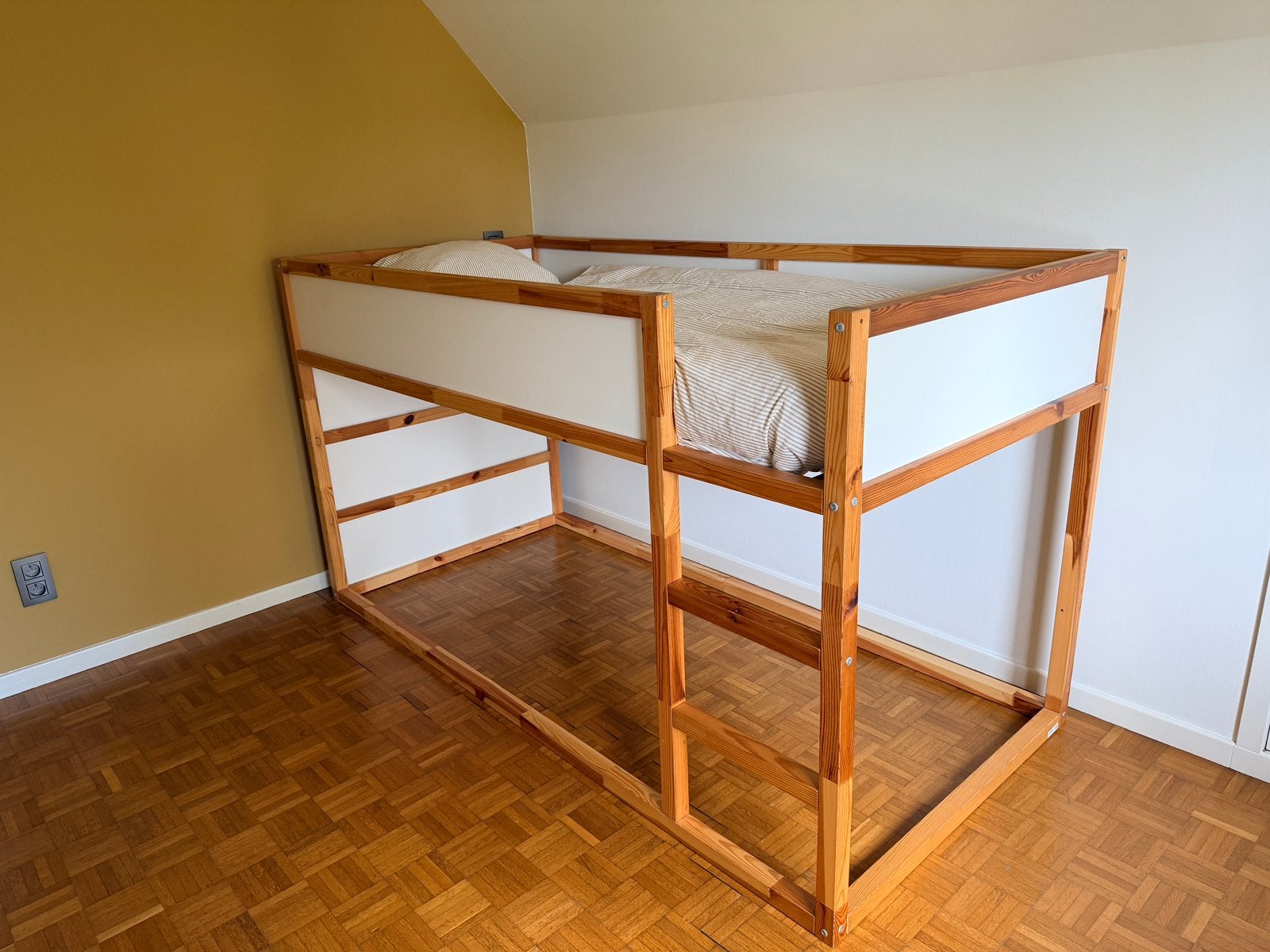 Ikea hoogslaper 90x200, Kinderen en Baby's, Ophalen, Zo goed als nieuw, Hoogslaper