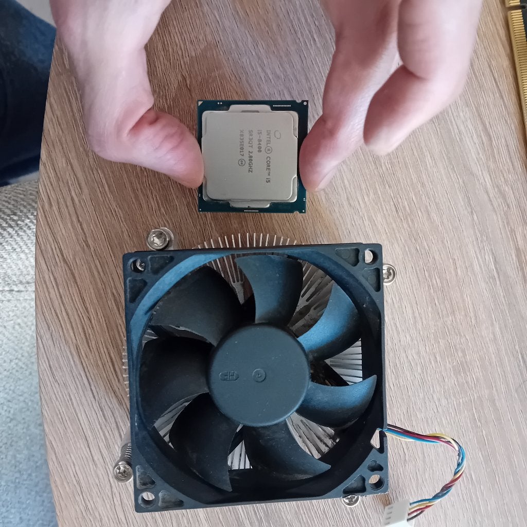 Intel Core i5-8400 processor + Ventirad - 20€, Computers en Software, 6-core, LGA 1151, Gebruikt, Ophalen of Verzenden