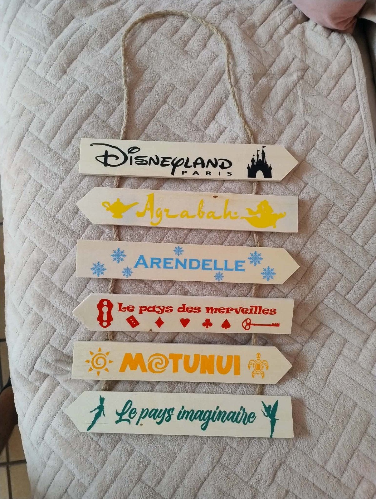 flèche en bois Disney fait main, Hobby & Loisirs créatifs, Enlèvement ou Envoi