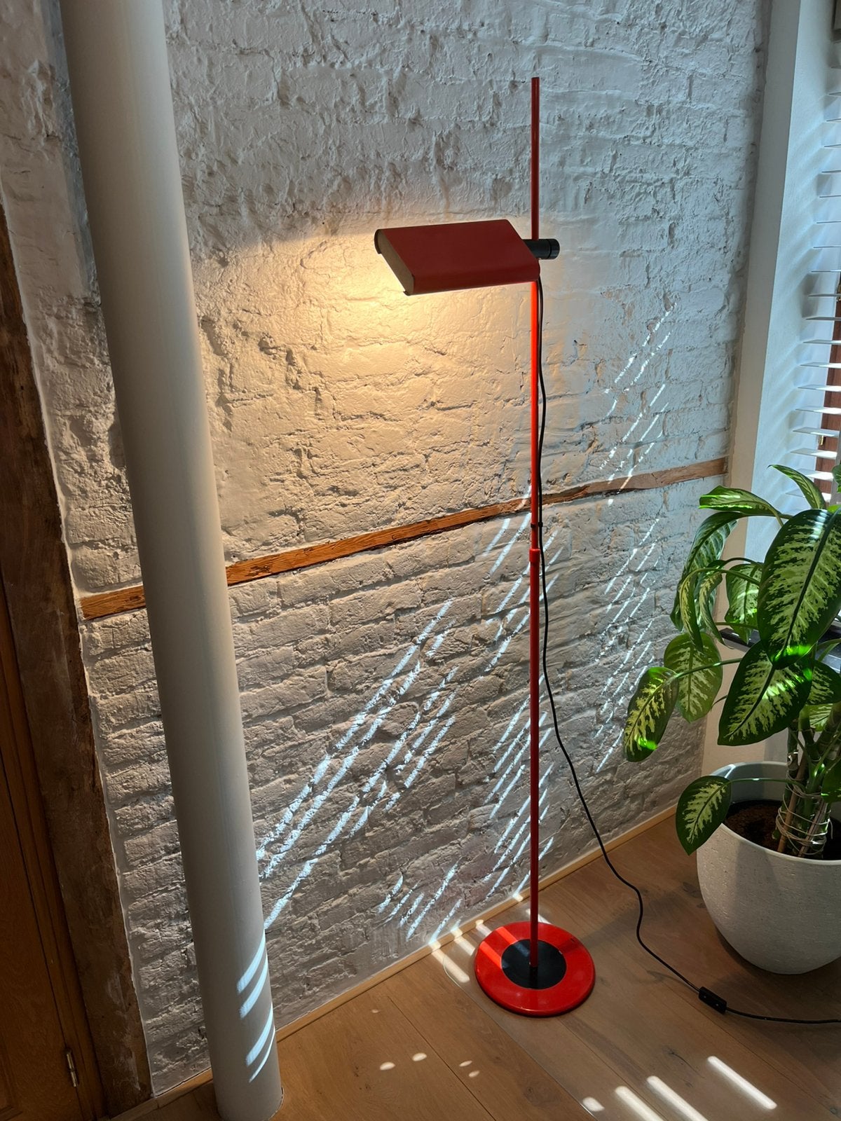Vintage rode italiaanse stalamp, Huis en Inrichting, Ophalen, Gebruikt, Design, retro, vintage, italiaans, minimalistisch, Overige fittingen