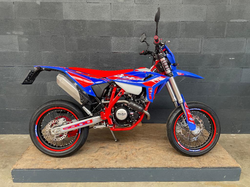Beta RR 125 4T Motard R 2026 Blauw, Nieuw 125cc A1 11KW, Motoren, LED Verlichting, Nieuw, Bedrijf, 125 cc