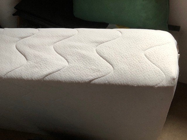 Très bon matelas 1 personne épaisseur 22cm : 30€, 90 cm, Matelas, Enlèvement, 200 cm