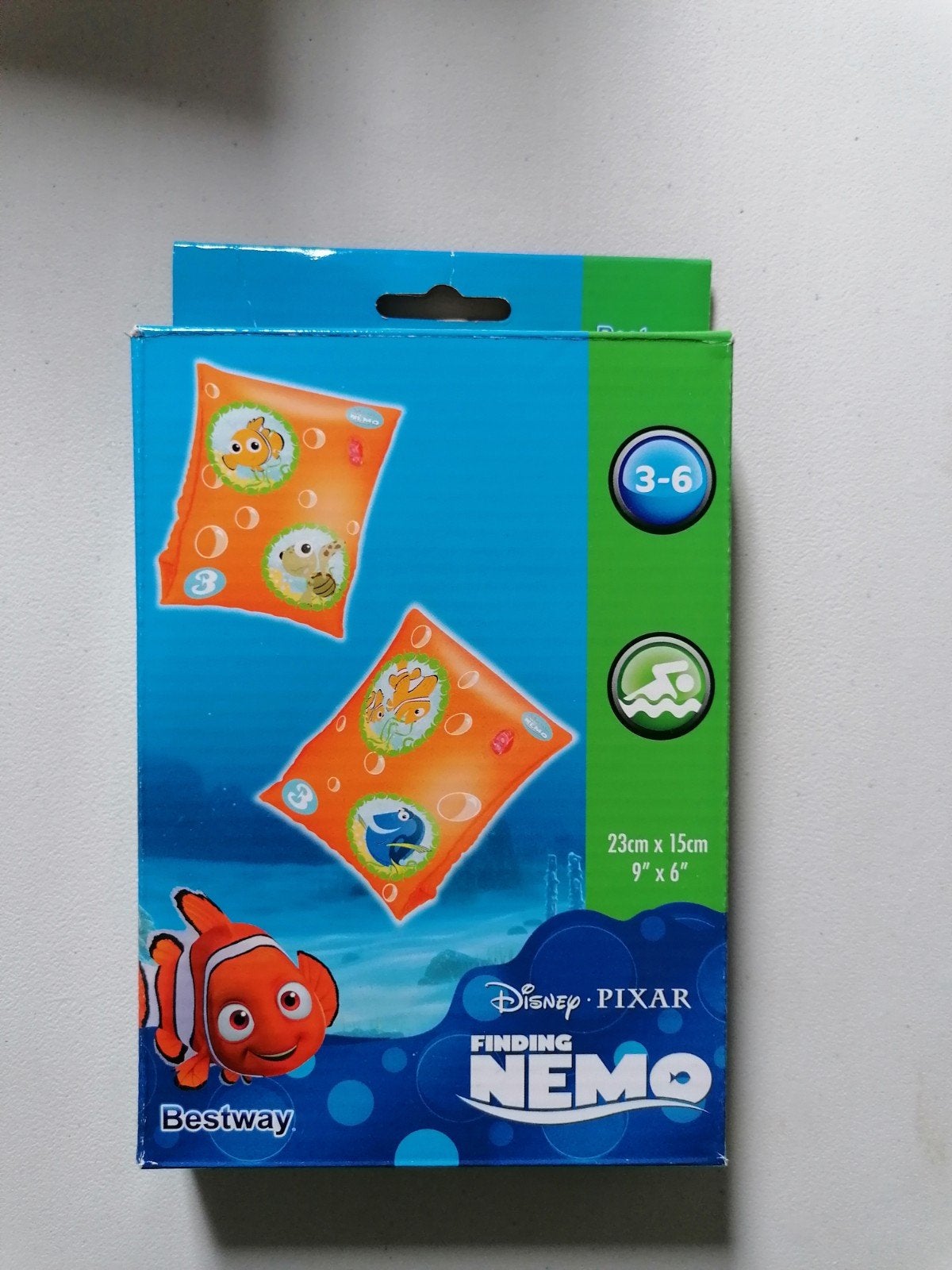 Bandes de natation, Finding Nemo, Enlèvement