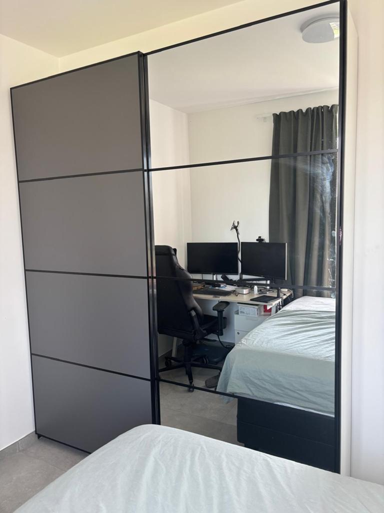 IKEA placard noire, Maison & Meubles, 25 à 50 cm, 200 cm ou plus, Comme neuf, Enlèvement