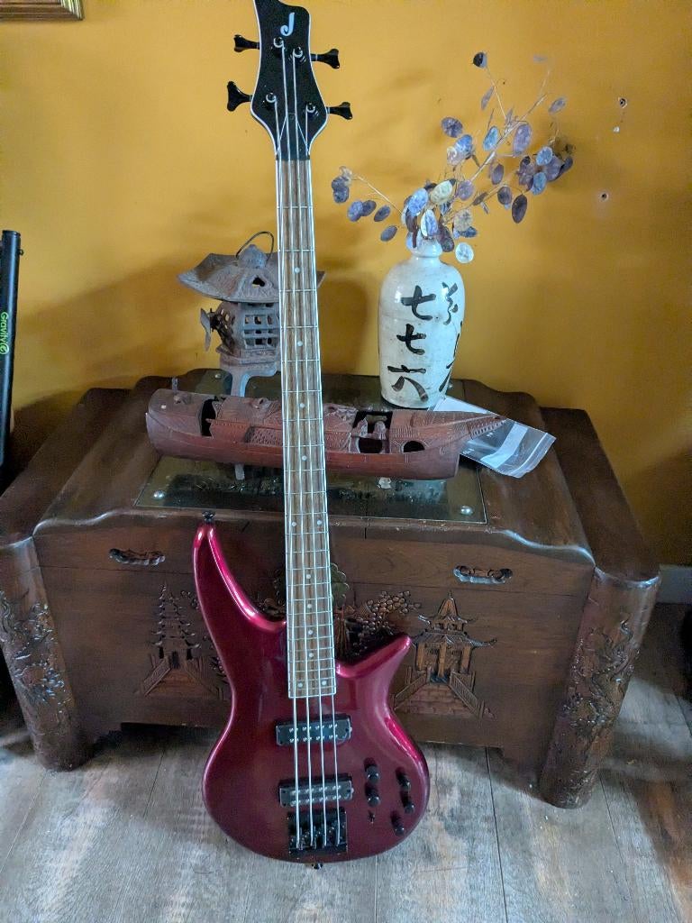 Jackson X series spectra IV candy apple red, Musique & Instruments, Instruments à corde | Guitares | Basses, Enlèvement, Neuf