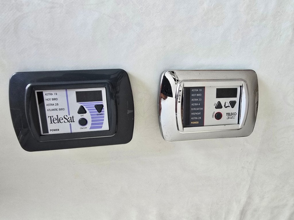 Nouveau panneau de commande Teleco ou Tele-Sat, Enlèvement, Neuf