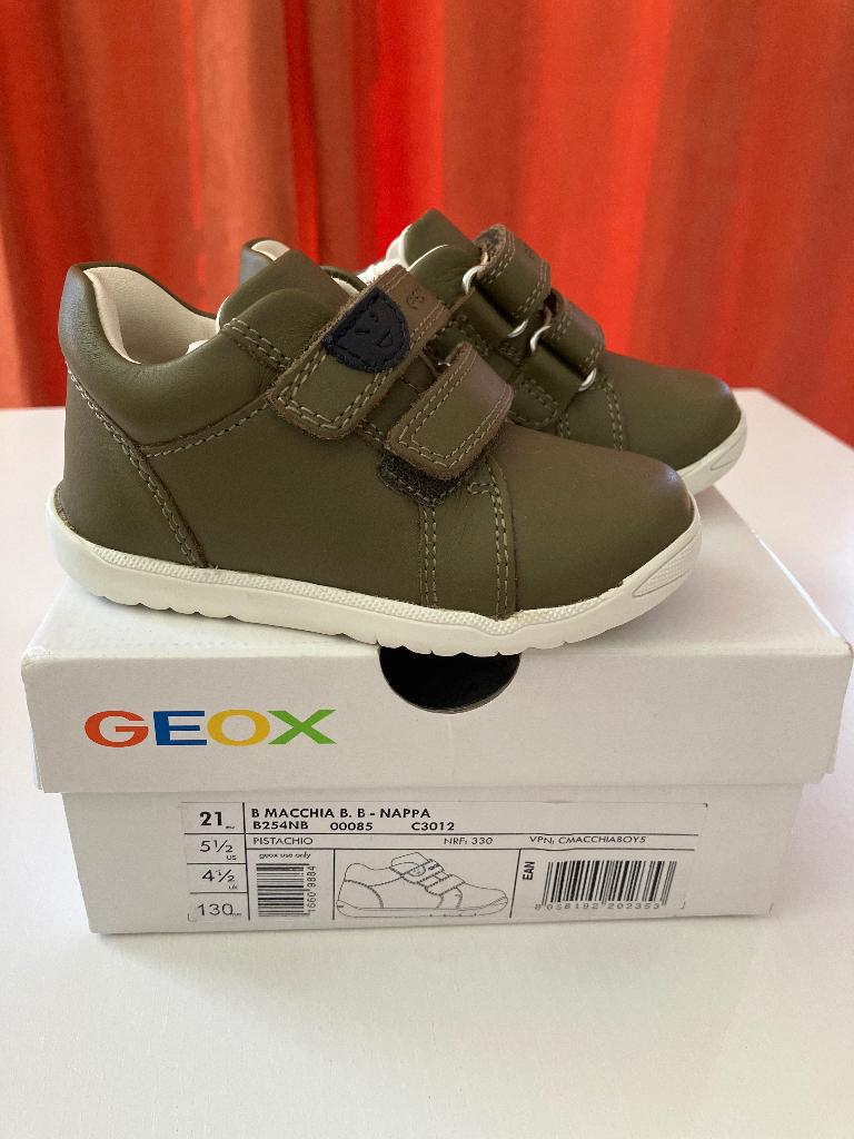 Geox schoen NIEUW kaki maat 21, Kinderen en Baby's, Babykleding | Schoentjes en Sokjes, Ophalen, Schoentjes, Jongetje of Meisje