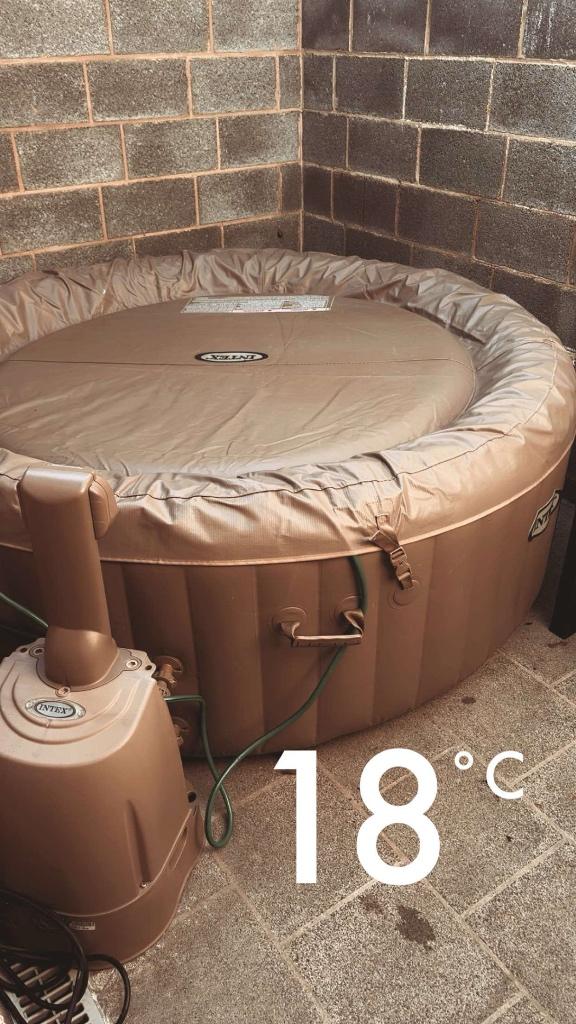Jacuzzi, Enlèvement, Comme neuf, Pompe, Gonflable