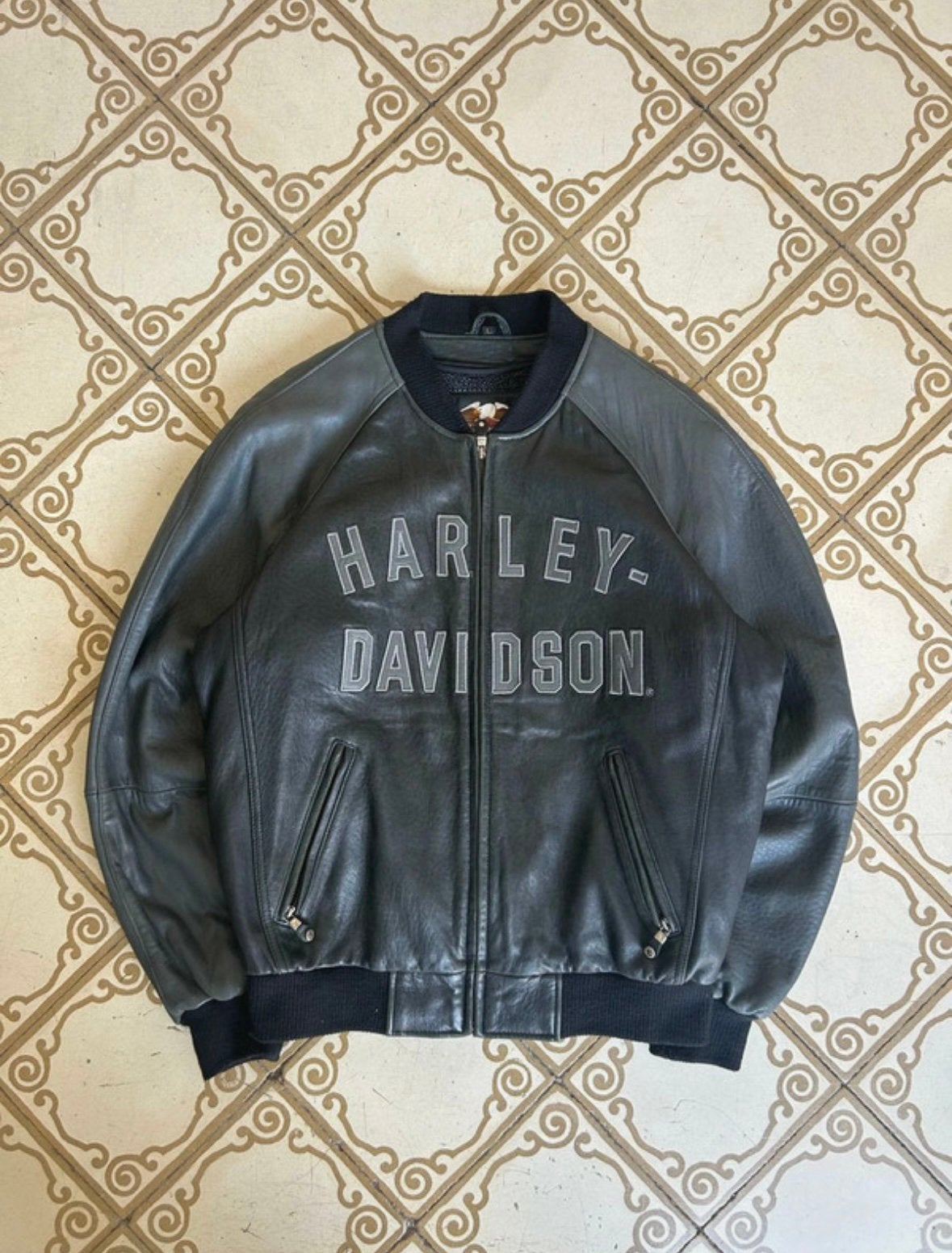 BLOUSON BOMBER EN CUIR VINTAGE HARLEY DAVIDSON POUR HOMME, Enlèvement ou Envoi, Porté, Taille 52/54 (L), Orange