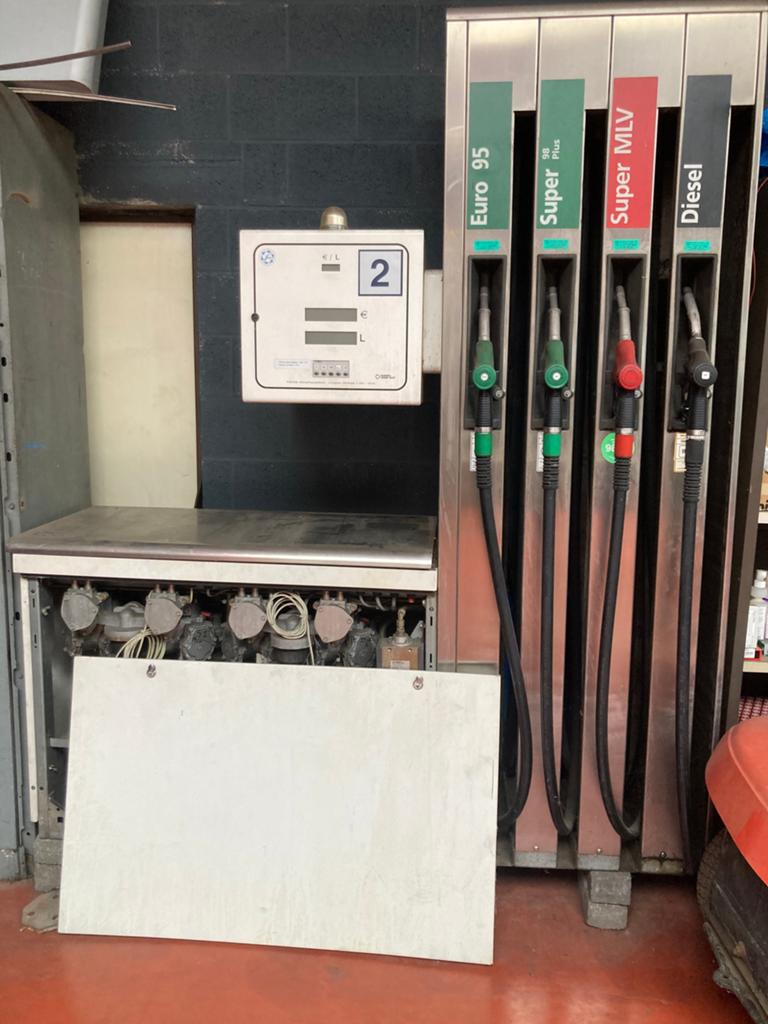 Benzine diesel pomp, Doe-het-zelf en Bouw, Ophalen, Zo goed als nieuw