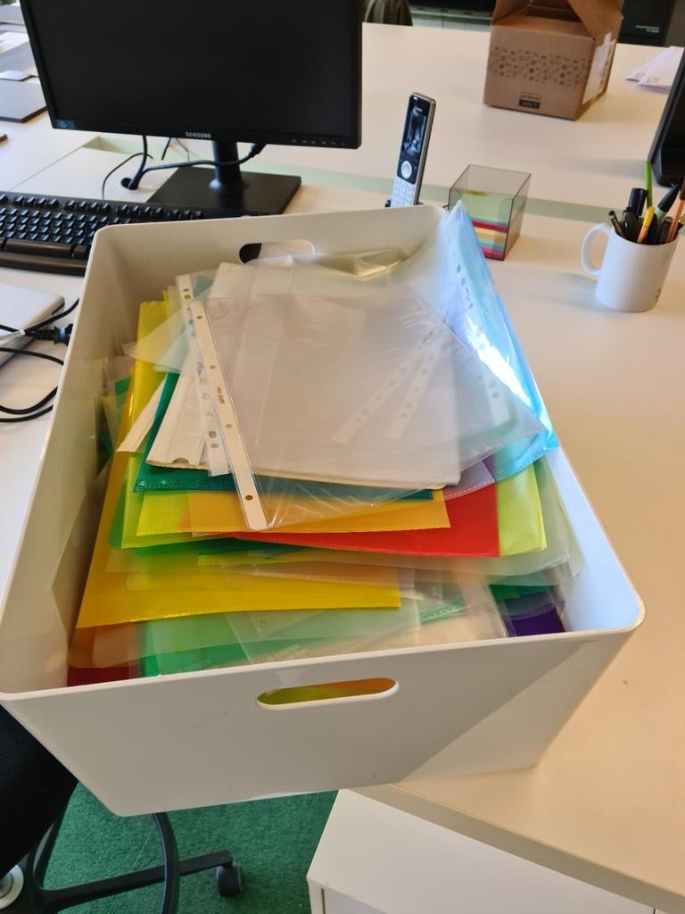 Kantoorbenodigdheden, Ophalen