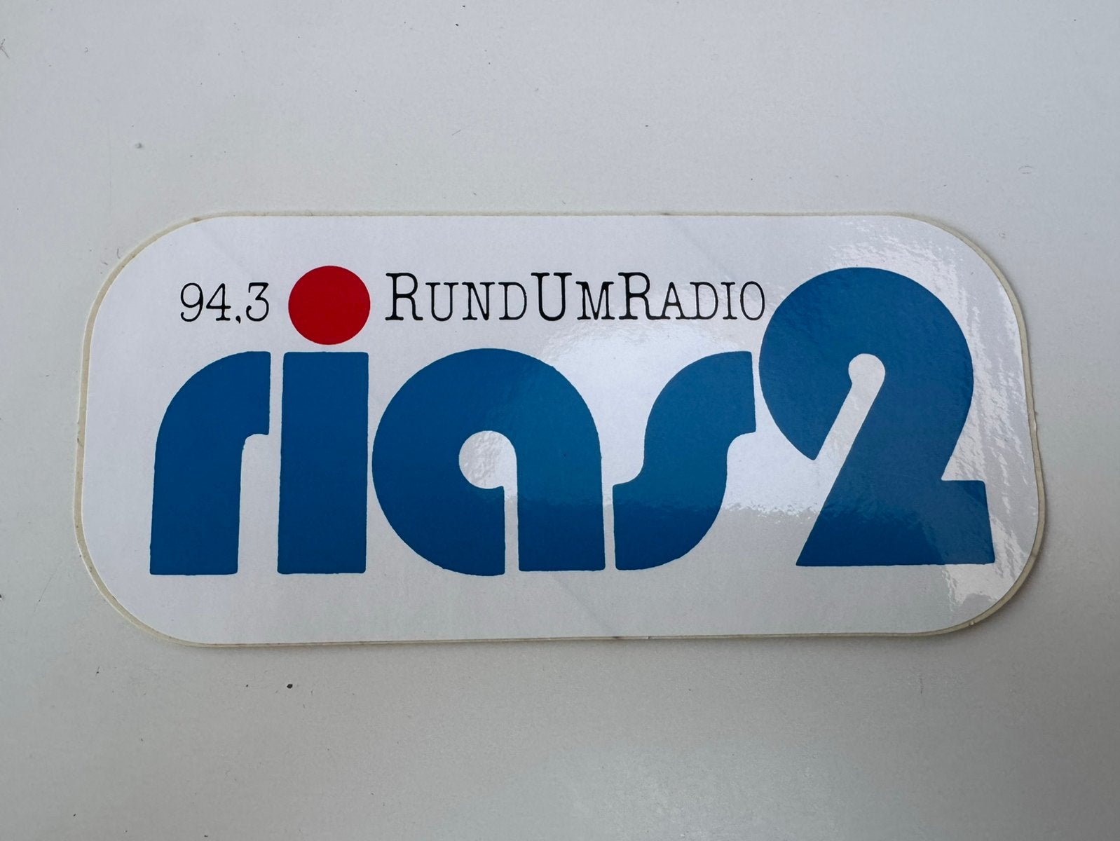 Sticker Rundum Radio Rias2 - Duitsland, Verzamelen, Stickers, Ophalen of Verzenden, Nieuw, Film, Tv of Omroep
