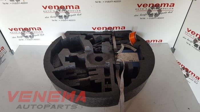 Kit d'outils d'un Volkswagen Golf, Volkswagen, -, 3 mois de garantie, Utilisé