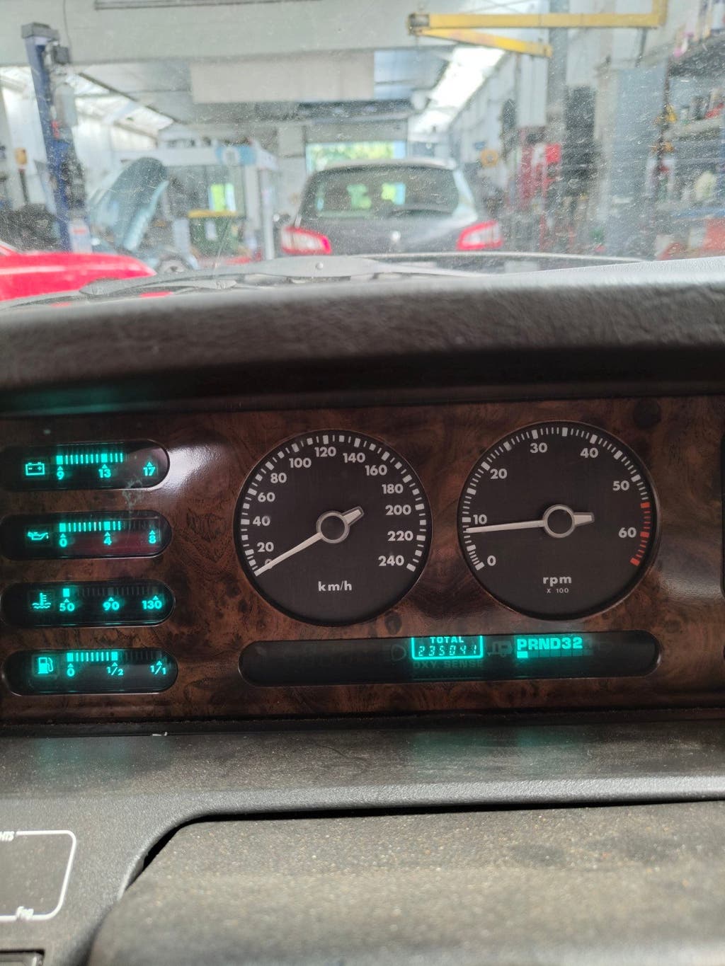 Daimler 36/Jaguar XJ40, foto 5