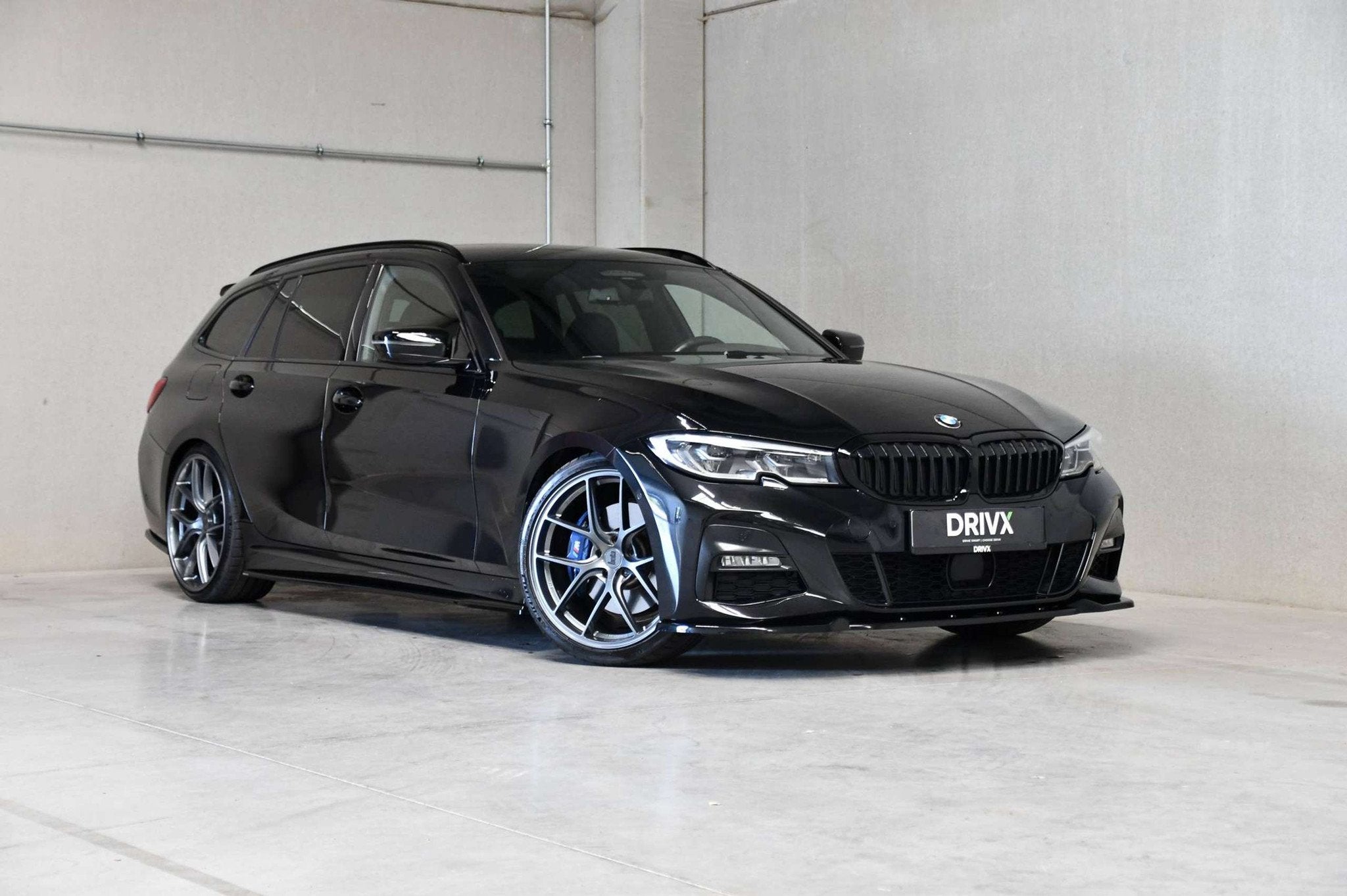 BMW 3 Serie 330 Touring 330e l M sport l Laserlicht l Innova, Auto's, BMW, Automaat, 4 cilinders, Zwart, Leder