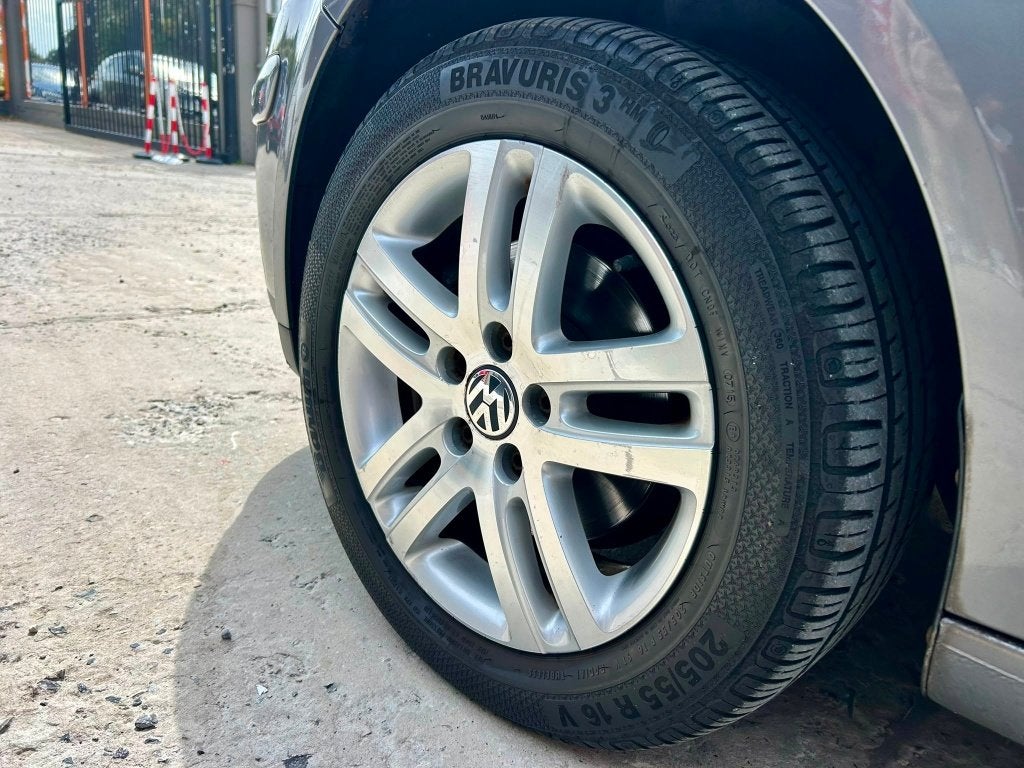 volkswagen golf plus 1599cc essence 119.000km, Golf Plus, Argent ou Gris, 139 g/km, Entreprise