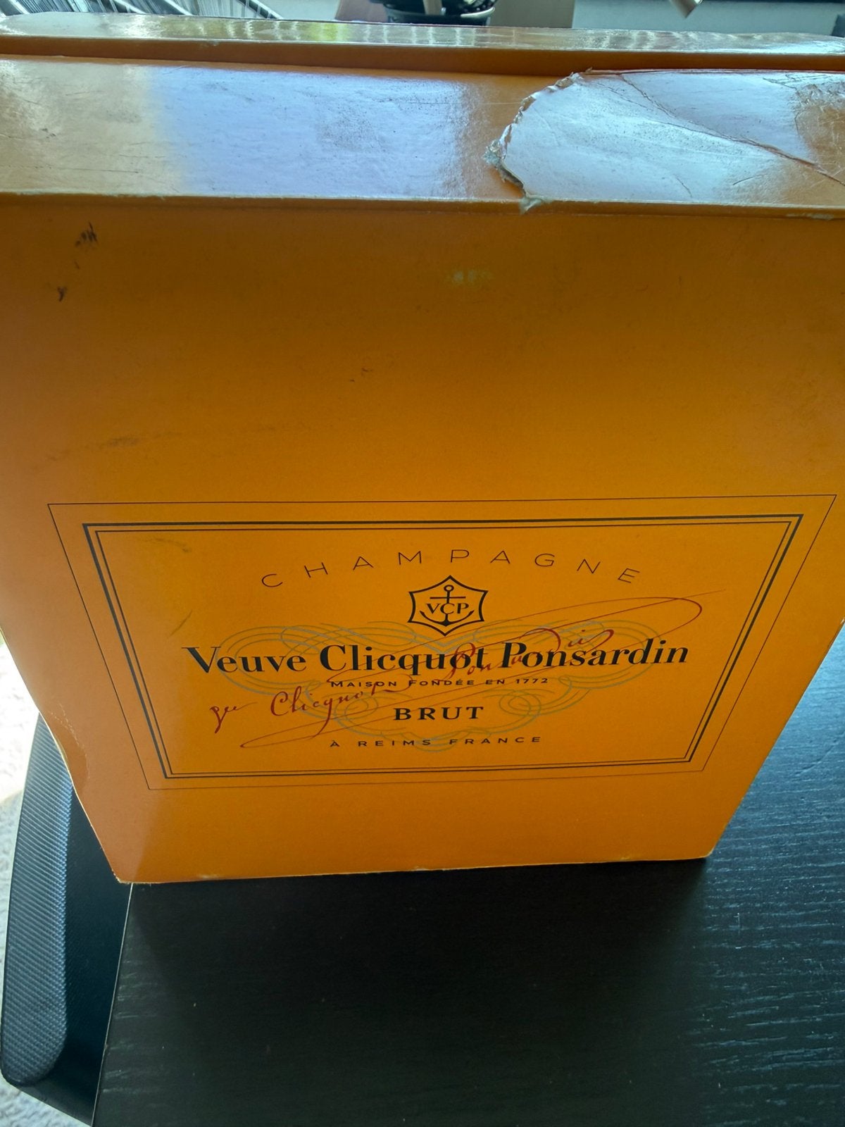 Verre à flûte fine Veuve Clicquot, Envoi, Neuf