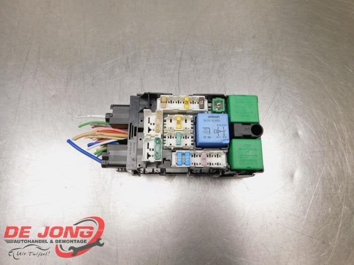 Boîte à fusibles d'un Peugeot 508, -, 3 mois de garantie, Utilisé, -