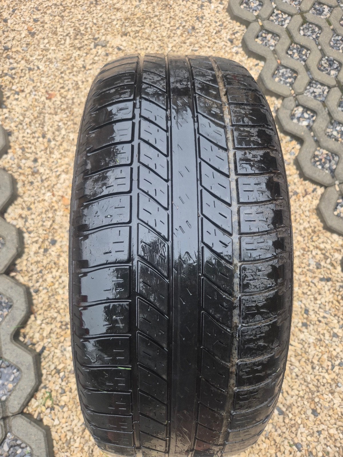 2 pneus Kumho 235/55 R19 111V M+S – Bon état, Autos : Pièces & Accessoires, Enlèvement, Pneu(s)