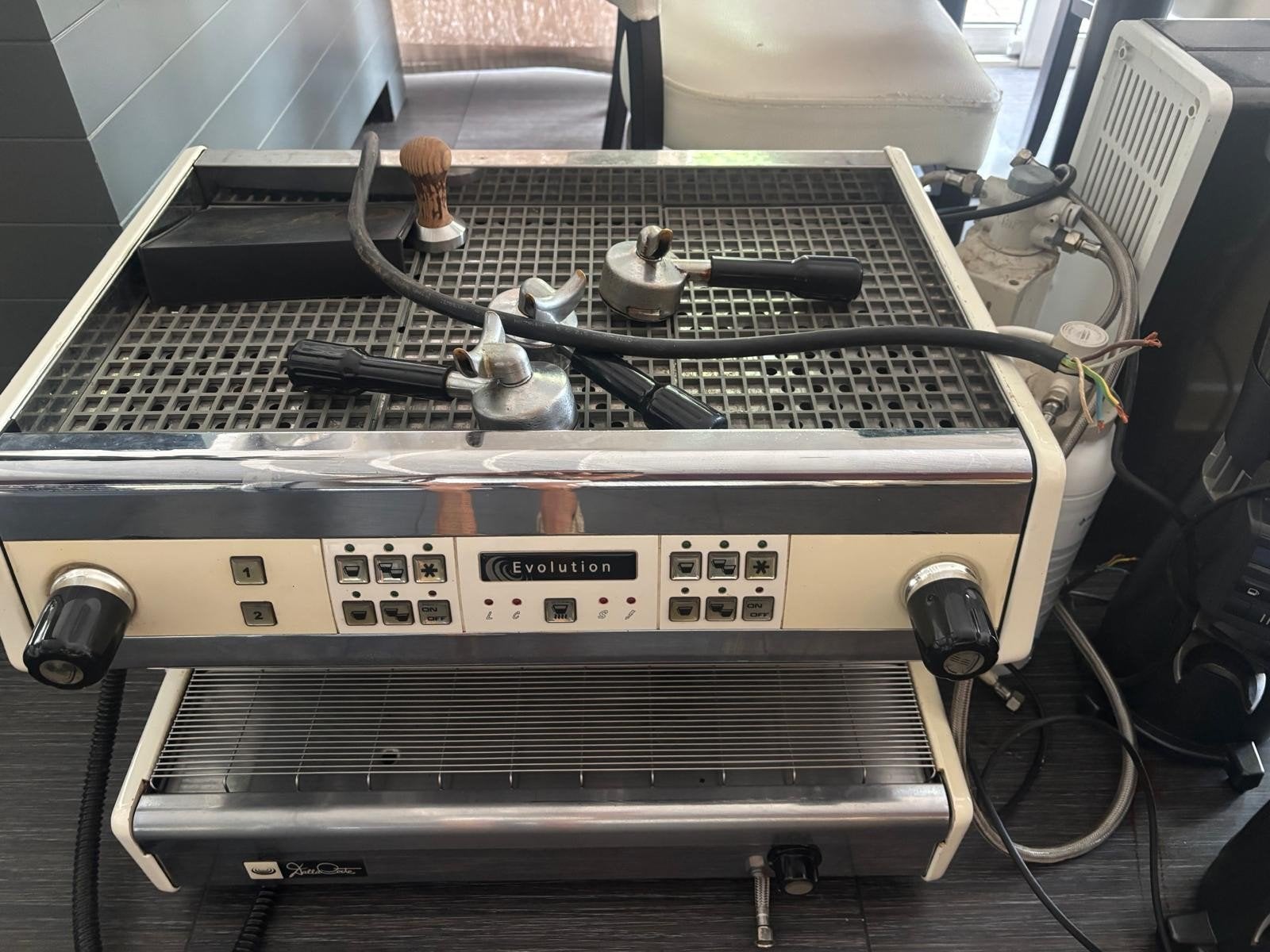 koffiemachine dalla corte, Enlèvement
