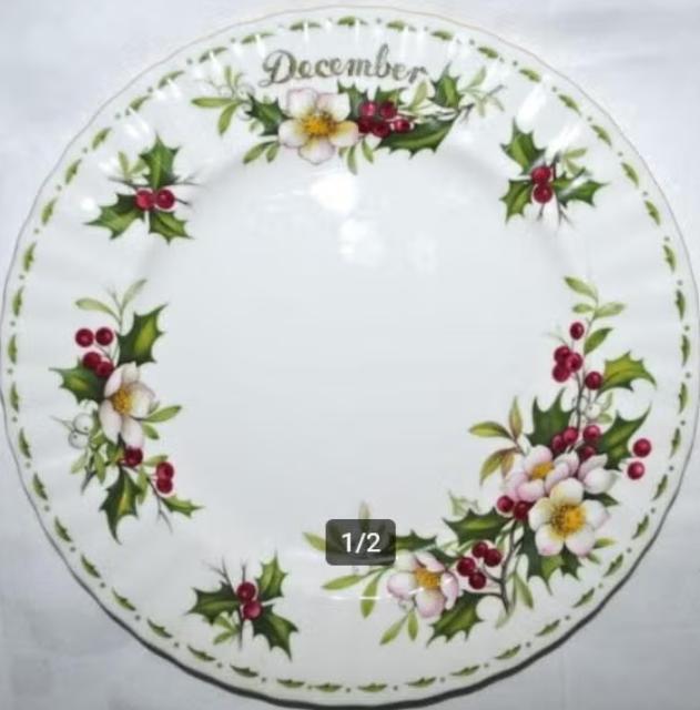 Royal Albert Flower of the Month December gebaksbordje, Antiek en Kunst, Antiek | Servies los, Ophalen of Verzenden