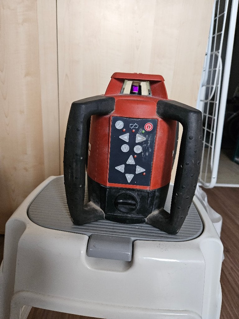 Hilti roterende en zelfnivellerende laser, Doe-het-zelf en Bouw, Ophalen, Zo goed als nieuw, Licht